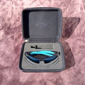 Oakley Vault Array with Flak 2.0 blue and black Oakley sunglasses